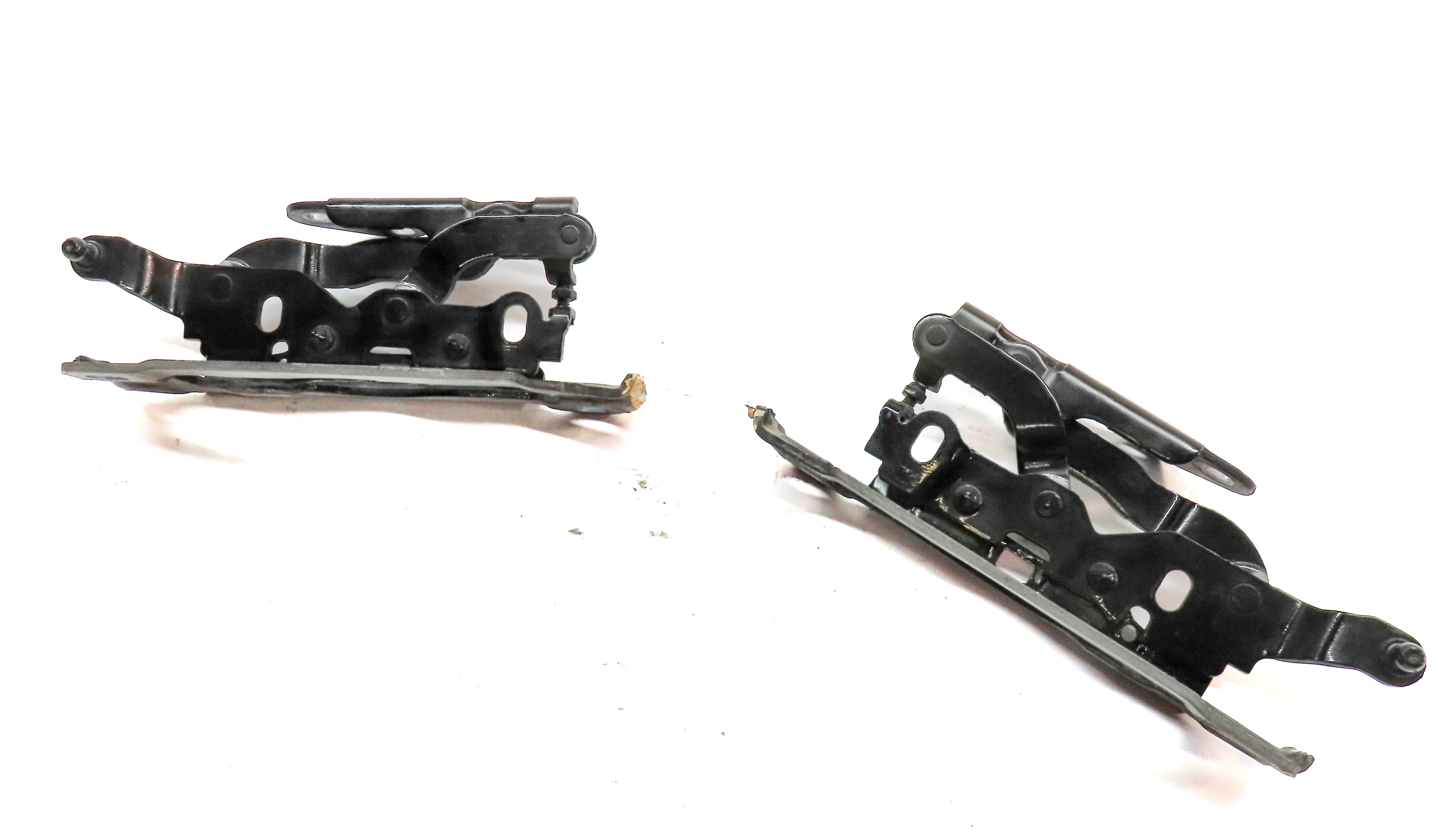 2008-2017 MERCEDES C250 C300 C350 CLS (C218 W204) FRONT HOOD HINGE SET (Black) — exact item pictured